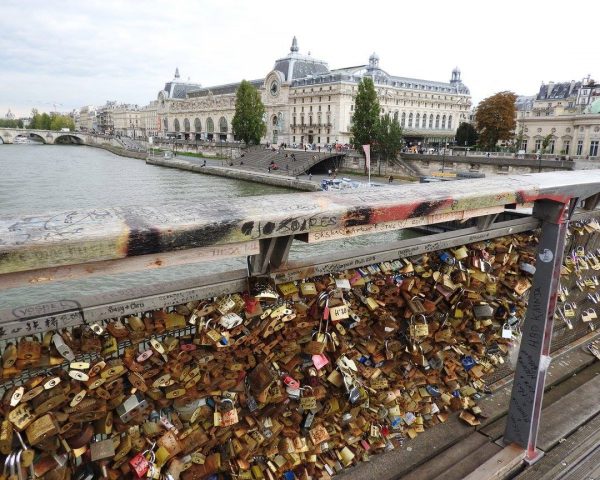 The love locks of the Seine