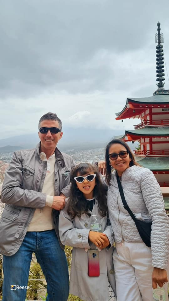 Family picture at the Chureito Pagoda