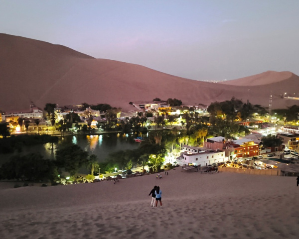 Huacachina by night
