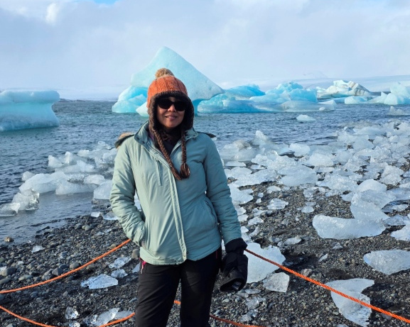 Mamma at Jökulsárlón